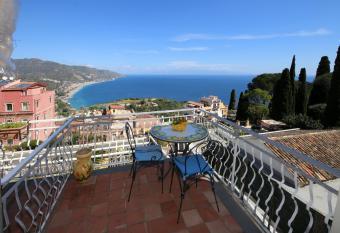 Taormina Wonderful View has Balcony rooms