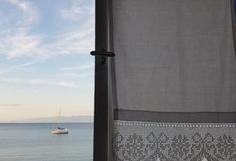 Ta Vrachakia has Balcony rooms