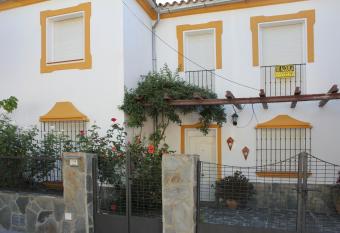 Casa Gil - La Vega has Balcony rooms