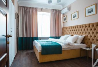 Live.Here.Hotel has rooms with a private hot tub