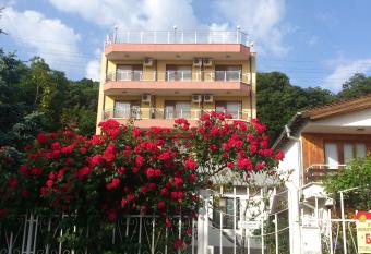 Guest House Byki allows 18 year olds to book a room