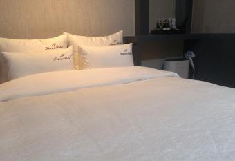 Hotel Prince has Smoking rooms