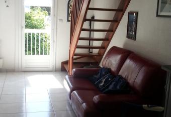 La Maison Du Pecheur has Balcony rooms