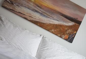 Leeds City Centre Apartments has Balcony rooms