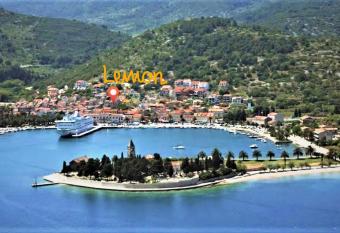 Apartments and Room Lemon has Balcony rooms