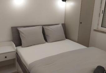 Lisbon South Bay Rooms allows 18 year olds to book a room