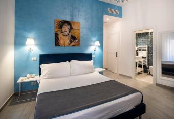 IstayinToledo Luxury Guest House allows 18 year olds to book a room