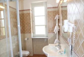 Hotel Barolo has Balcony rooms