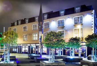 Beresford Hotel allows 18 year olds to book a room