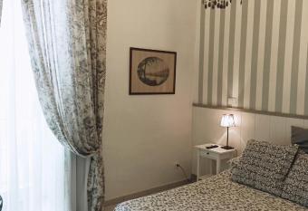 B&B Dei Decumani has Balcony rooms