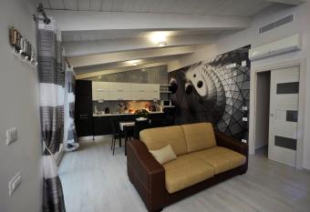 Luxury Apartment Della Marca allows 18 year olds to book a room