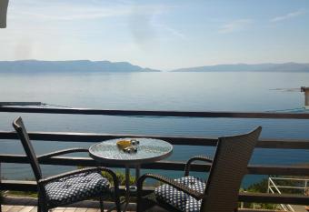 Panorama Apartment has Balcony rooms