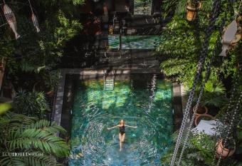 Manon Les Suites Guldsmeden allows 18 year olds to book a room