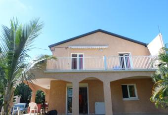 Chez Chouchou has Balcony rooms