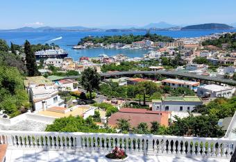 Ischia Dream Visions has Balcony rooms