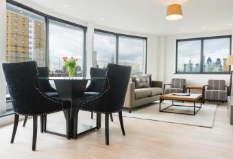 City Aldgate Apartments has Balcony rooms