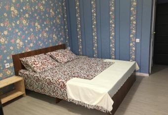 Guest House REGAN allows 18 year olds to book a room