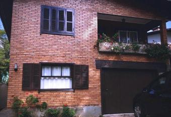 Casa Bairro Nobre allows 18 year olds to book a room