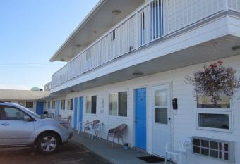 Aries Motel has Smoking rooms