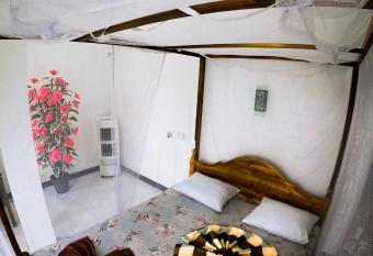 Villa Sunimal has rooms with a private hot tub