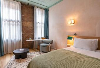 The Alan allows 18 year olds to book a room