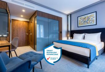 Grand Ascot Hotel has Balcony rooms