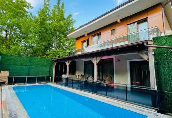 Alriyan villas for families has Balcony rooms