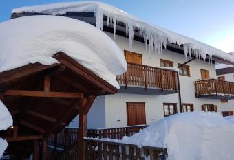 Apartment La Gleisa 3 has Balcony rooms