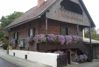 Reginas Ferienh  uschen has Balcony rooms