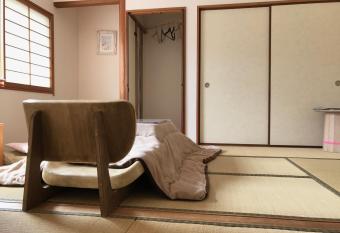 Sayama Aesthetics School has Balcony rooms