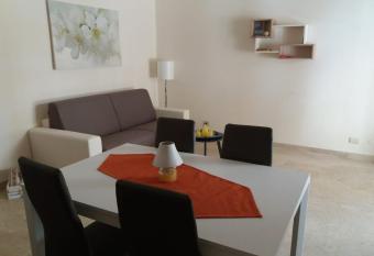 Appartamento vicino al mare allows 18 year olds to book a room