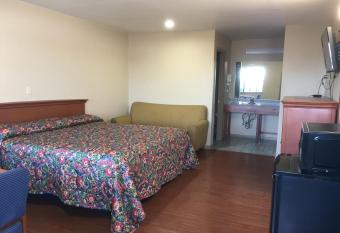 Garden Inn Motel has Smoking rooms