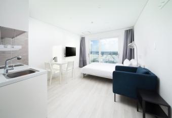 Jeju Soo Pension has Balcony rooms