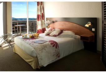 H  tel Du Baou allows 18 year olds to book a room