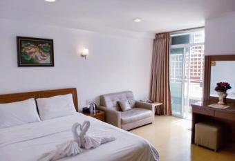 Nut Mansion Suvarnabhumi has Balcony rooms