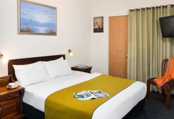 Sun City Hotel allows 18 year olds to book a room