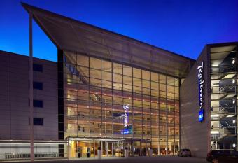 Radisson Blu Hotel London Stansted Airport allows 18 year olds to book a room