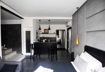 Mun   Boutique Flat by Babylon Stay has rooms with a private hot tub