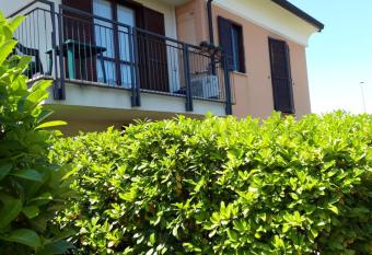 La Cornice del Garda has Balcony rooms