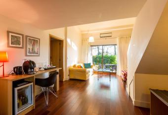 Hotel****Spa & Restaurant Cantemerle has Balcony rooms