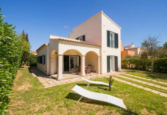 Iris has Balcony rooms