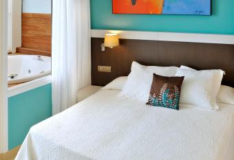 GHT Oasis Park & Spa has Balcony rooms