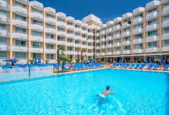 GHT Oasis Tossa & Spa has Balcony rooms