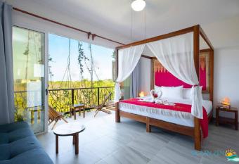 Ocean Zen Suites on 5th Avenue - Adults Only allows 18 year olds to book a room