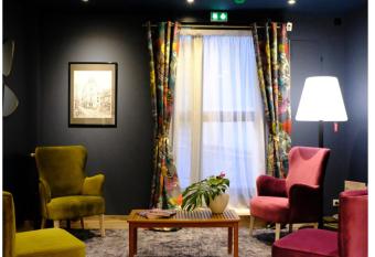 Hotel Continental allows 18 year olds to book a room