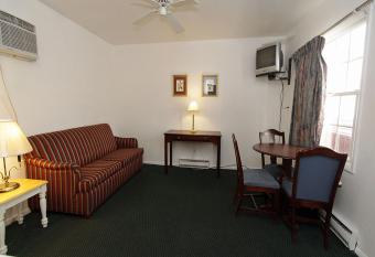 Shore Beach Houses - 54 - KT3 Lincoln Avenue allows 18 year olds to book a room