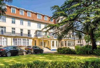 ibis Styles Bournemouth allows 18 year olds to book a room