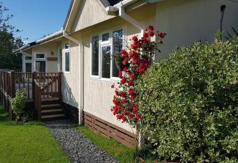 Thornbury Holiday Park has Balcony rooms