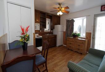 Shore Beach Houses - 54 - KT1 Lincoln Avenue allows 18 year olds to book a room