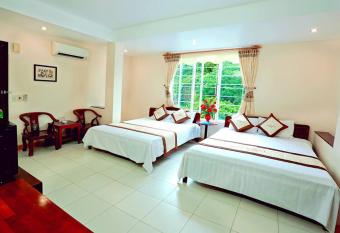 Le Pont Hotel has Balcony rooms